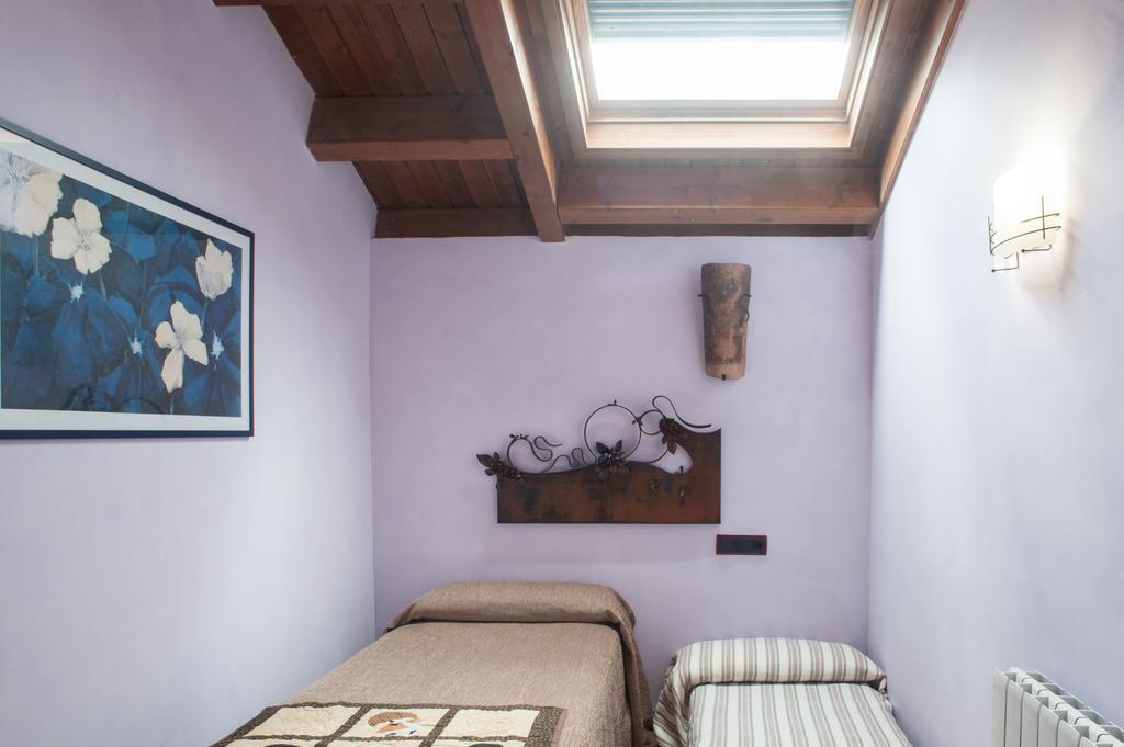 Mas La Riera Guest House Campdevanol Bilik gambar